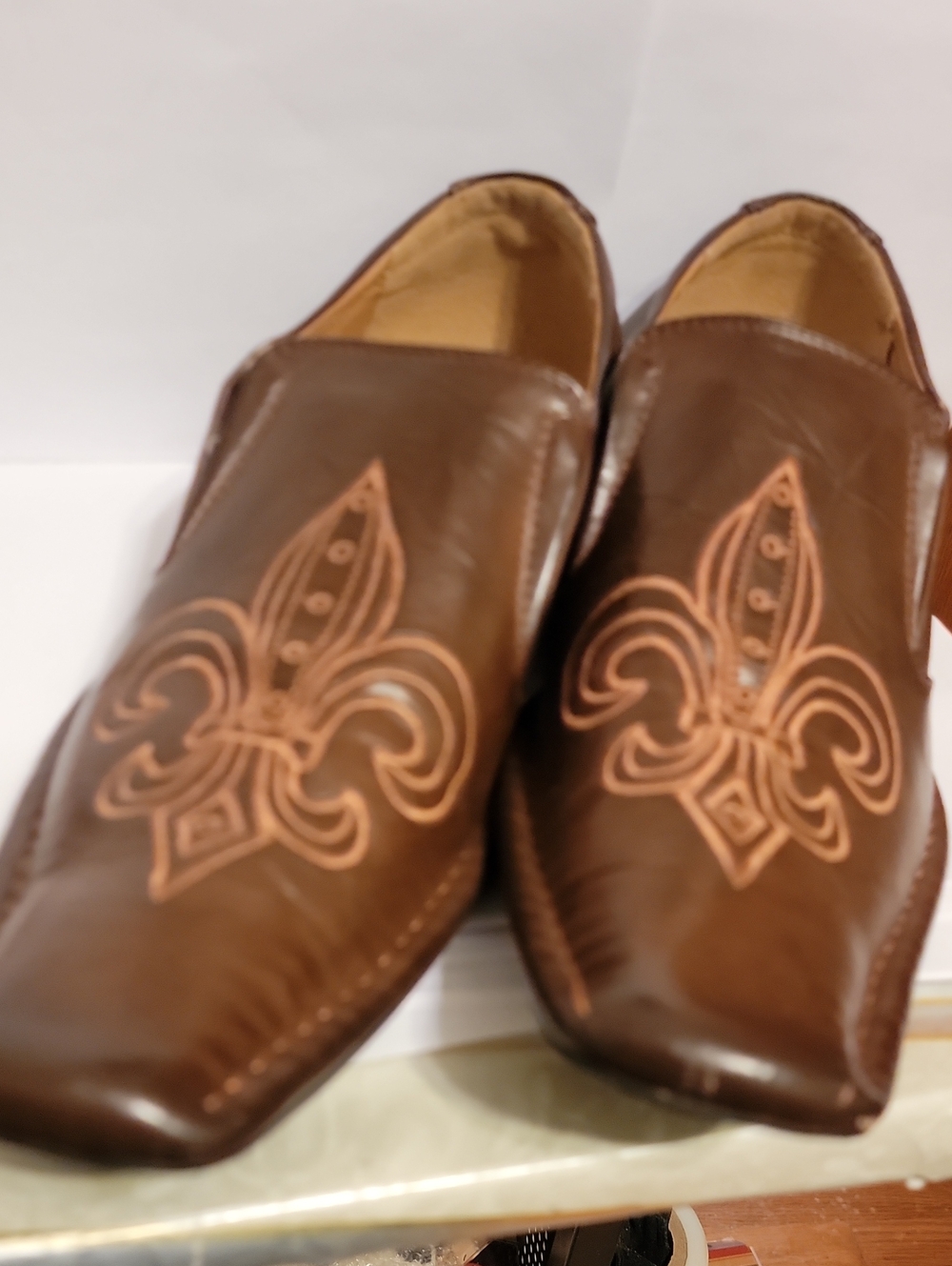Men's Brown Embroidered Slip-On Loafers with Fleur Motif